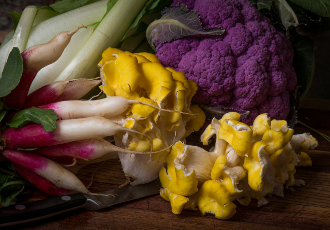 Обои картинки фото еда, овощи, капуста, цветная, зелень, грибы, редька