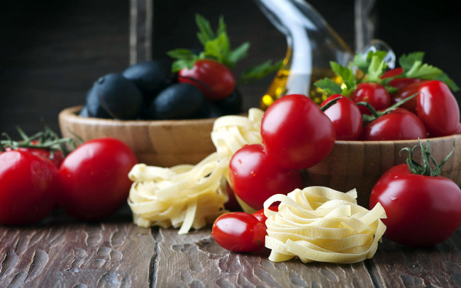 Обои картинки фото еда, разное, макароны, помидоры