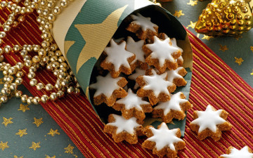 Картинка праздничные угощения печенье бусы