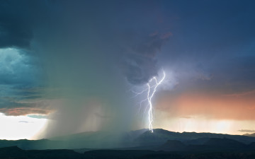 Картинка природа молния +гроза стихия буря горы шторм