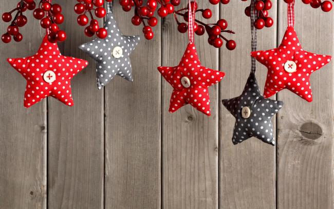 Обои картинки фото праздничные, снежинки и звёздочки, wood, decoration, christmas, ягоды, звезды, украшения, рождество, новый, год, merry
