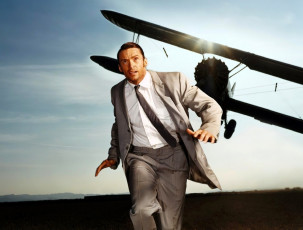 Картинка мужчины hugh+jackman актер костюм бег самолет