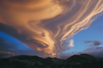 Картинка линзообразное облако природа