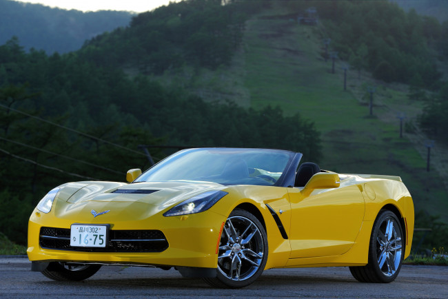 Обои картинки фото автомобили, corvette, jp-spec, convertible, stingray, chevrolet, с7, 2013г, желтый