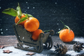Картинка еда цитрусы доски новый год праздник зима шишки мандарины фрукты сани
