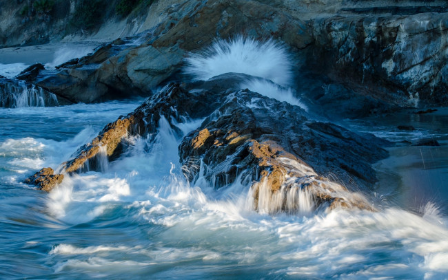 Обои картинки фото природа, побережье, камни, волны, прибой, море, берег