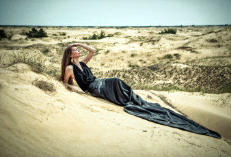Картинка девушки -+брюнетки +шатенки русая платье песок
