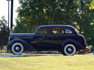 Картинка plymouth+deluxe+model-p2+touring+sedan+1936 автомобили plymouth deluxe model-p2 touring sedan 1936 blue