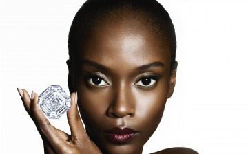 Картинка девушки -unsort+ лица +портреты девушка мулатка камень алмаз темнокожая чернокожая брюнетка поза негритянка причёска макияж взгляд лицо портрет