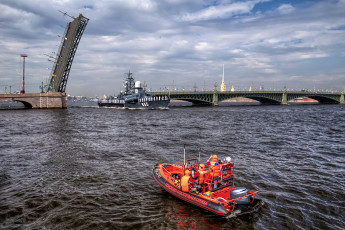 Картинка корабли фрегаты +корветы вoeнный корабль санкт петербург спасательная служба резиновая лодка мост