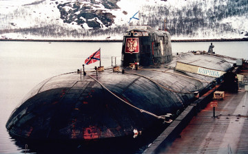 Картинка корабли подводные+лодки подводная лодка море причал снег к141 курск российский атомный подводный ракетоносный проект 949а антей cевмаш
