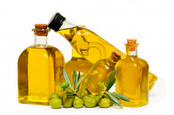 Картинка еда разное оливки оливковое масло белый фон