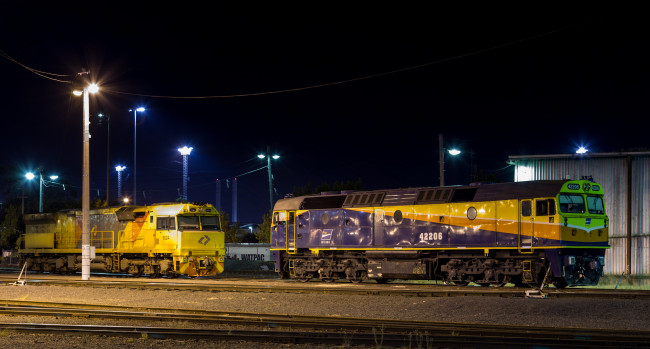 Обои картинки фото техника, локомотивы, дорога, железная, ночь