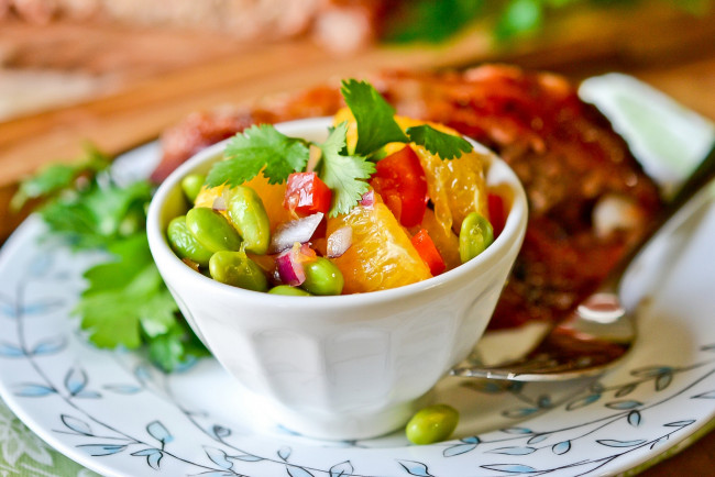 Обои картинки фото edamame and orange salad, еда, салаты,  закуски, салат