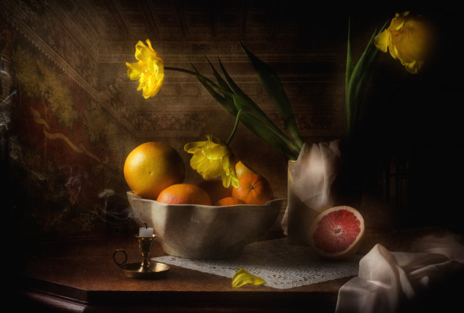 Обои картинки фото еда, цитрусы, апельсины, тюльпаны, свеча