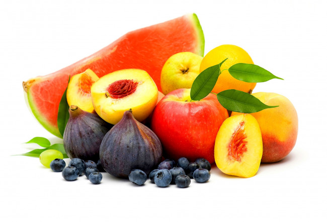 Обои картинки фото еда, фрукты,  ягоды, черника, белый, фон, инжир, персик, арбуз