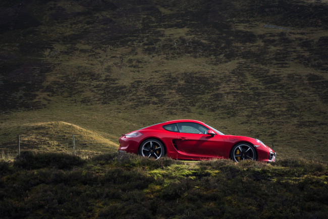 Обои картинки фото автомобили, porsche, 2014г, gts, 981c, uk-spec, cayman, красный