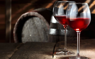 Картинка еда напитки +вино бочки красное вино напиток бокалы