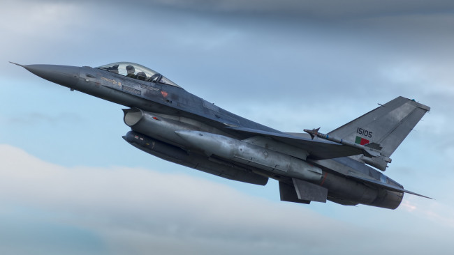Обои картинки фото f-16am fighting falcon, авиация, боевые самолёты, ввс