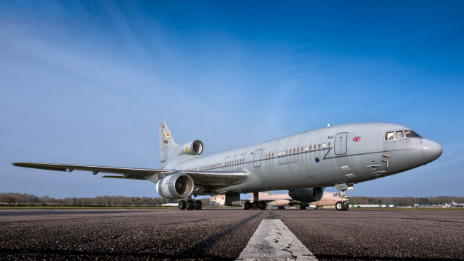 Обои картинки фото lockheed l-1011 tristar, авиация, военно-транспортные самолёты, ввс
