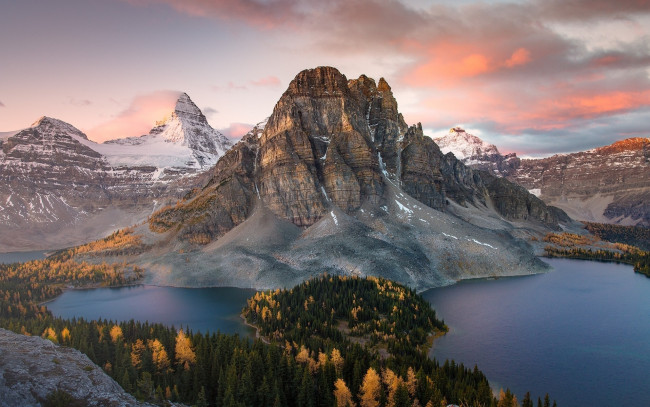 Обои картинки фото природа, горы, осень, лес, деревья, озера, скалы