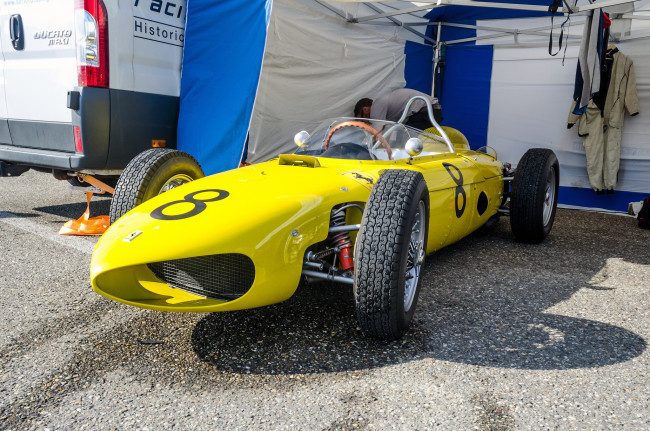 Обои картинки фото ferrari 156 `shark nose` formula 1 car 1964, автомобили, выставки и уличные фото, выставка, автошоу, ретро, история