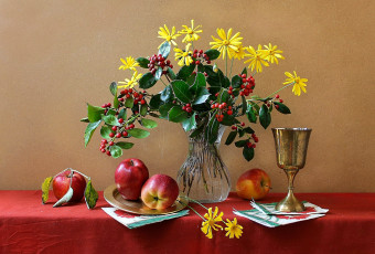 Картинка еда натюрморт ваза цветы кубок яблоки фрукты