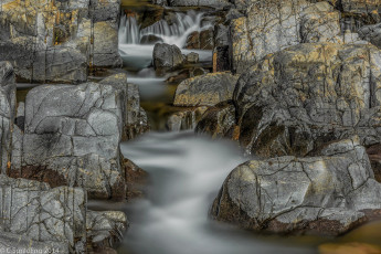 Картинка природа водопады поток камни вода