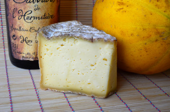 Картинка vache+fermier+des+pyr& 233 n& es еда сырные+изделия сыр