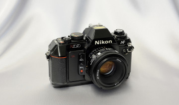 обоя nikon n2020, бренды, nikon, зеркалка, фотокамера