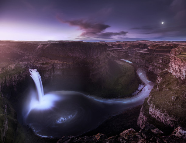 Обои картинки фото природа, водопады, каньон, облака, небо, сиреневое, ночь, долина, штат, вашингтон, водопад, сша, луна, месяц