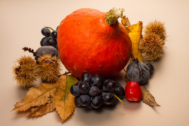 Обои картинки фото еда, фрукты и овощи вместе, листья, осень, ягоды, фон, тыква