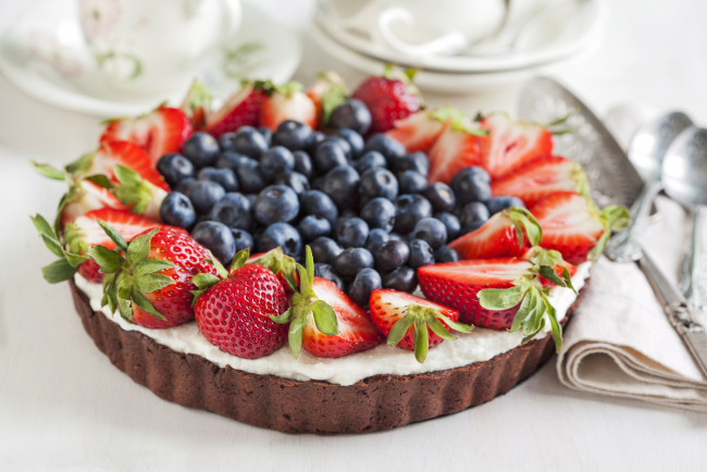 Обои картинки фото еда, пироги, десерт, блюдо, ягоды, торт