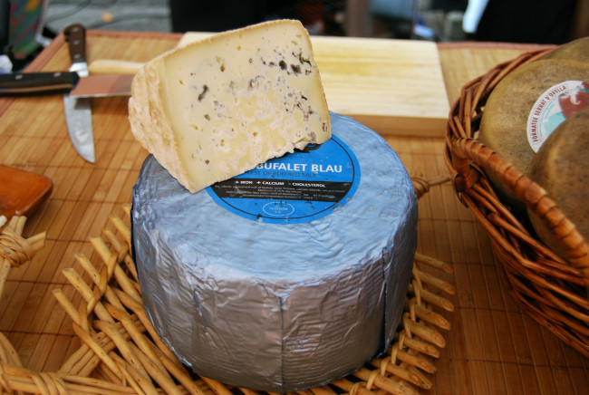 Обои картинки фото el bufalet blau, еда, сырные изделия, сыр
