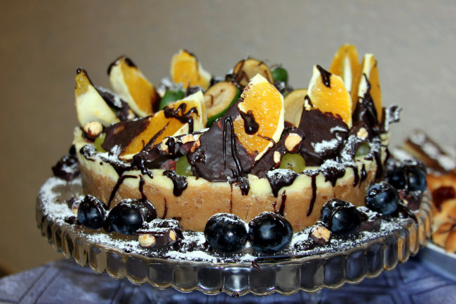 Обои картинки фото еда, торты, апельсины, виноград