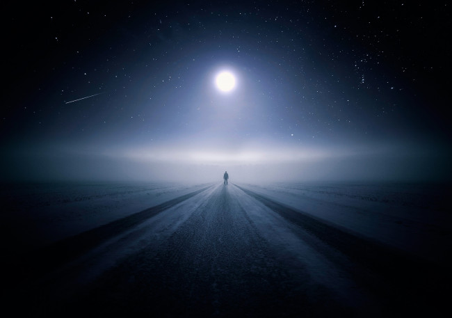 Обои картинки фото разное, компьютерный дизайн, падающая, звезда, туман, звёзды, человек, небо, дорога, луна