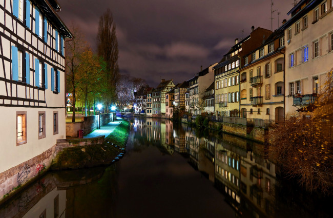 Обои картинки фото города, страсбург , франция, вечер, канал, огни