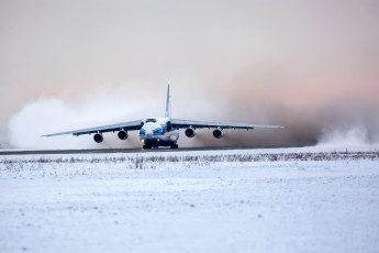 Картинка ан+-+124 авиация грузовые+самолёты ан 124 советский тяжелый дальний транспортный самолет зима посадка