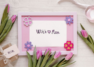 Картинка праздничные день+матери подарок рамка надпись тюльпаны бутоны