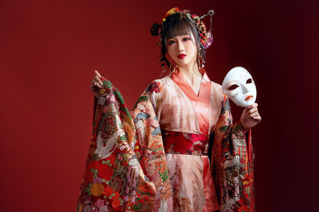 Обои картинки фото девушки, - азиатки, маска, кимоно