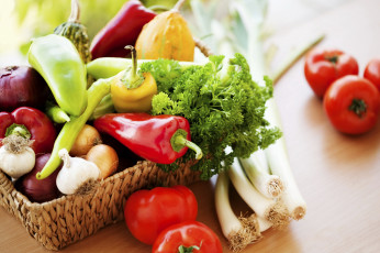обоя еда, овощи, лук, чеснок, перец, помидоры, петрушка
