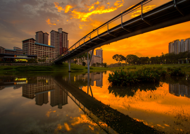 Обои картинки фото города, сингапур, закат, вечер, мост