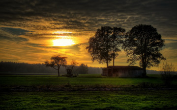Картинка природа восходы закаты закат поле небо дом