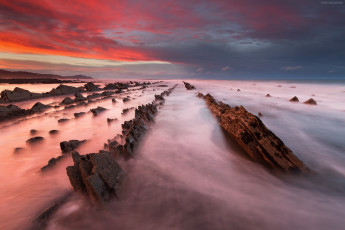 Картинка природа побережье испания камни скалы хребты море выдержка