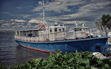 Картинка корабли теплоходы лодка баркас река
