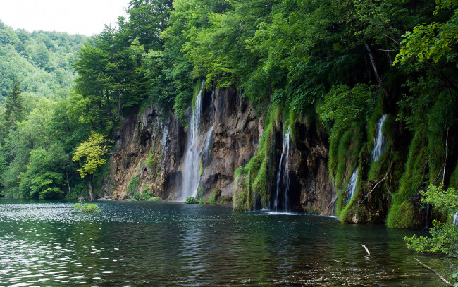 Обои картинки фото природа, водопады, озеро, вода, лес