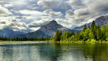 обоя mount, mcgillivray, alberta, canada, природа, реки, озера, облака, лес, озеро, горы, канада, альберта