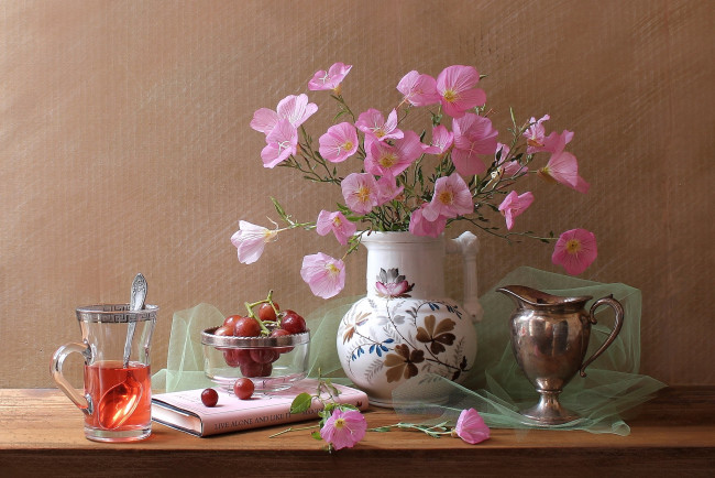 Обои картинки фото еда, натюрморт, чай, цветы, виноград