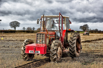 Картинка техника тракторы поле трактор