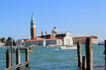Картинка города венеция+ италия катера башня вода